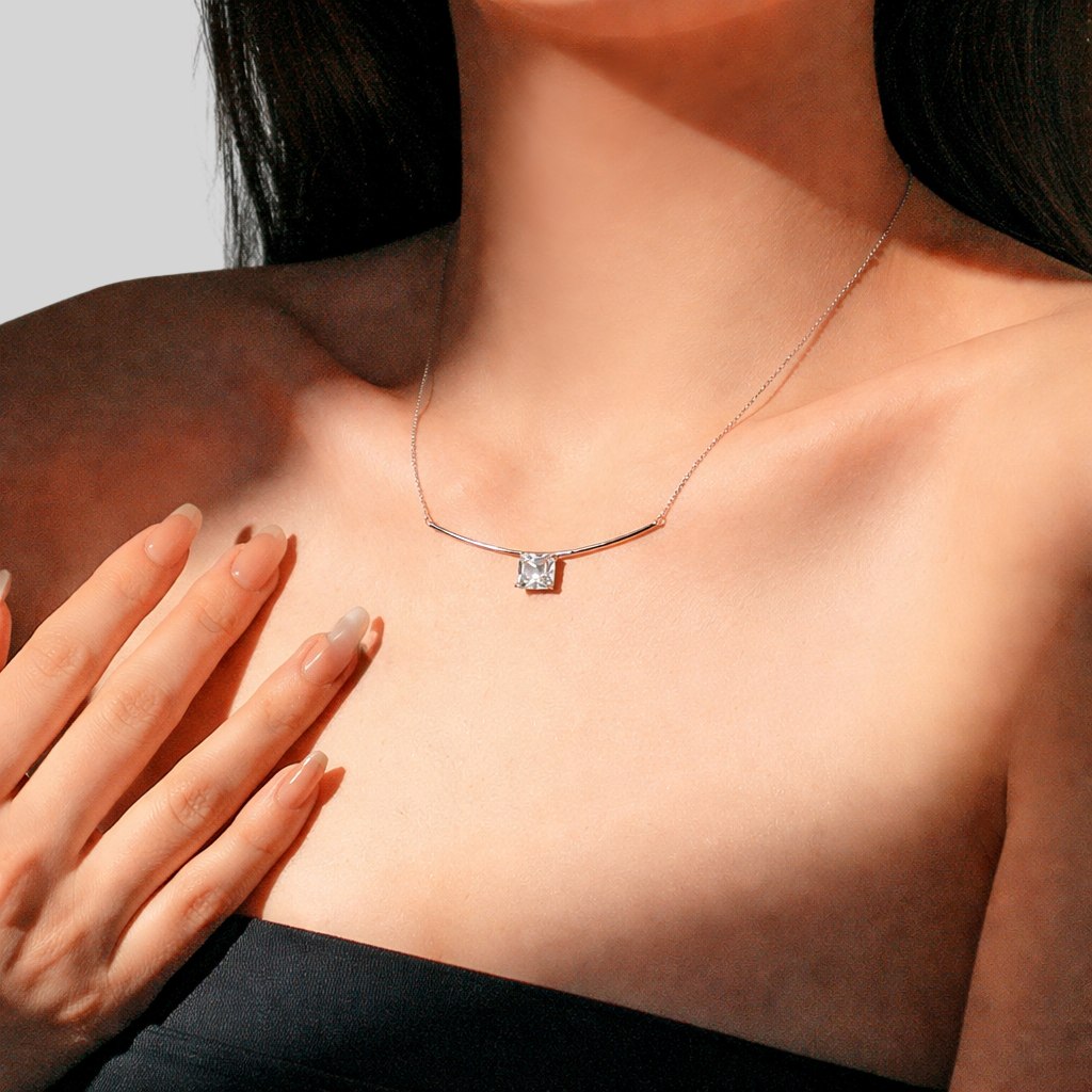Luxuriöse 925 Sterling Silber Halskette, platinbeschichtet, mit aquamarinblauem & klarem Zirkonia – Geometrischer Anhänger, zart & stilvoll