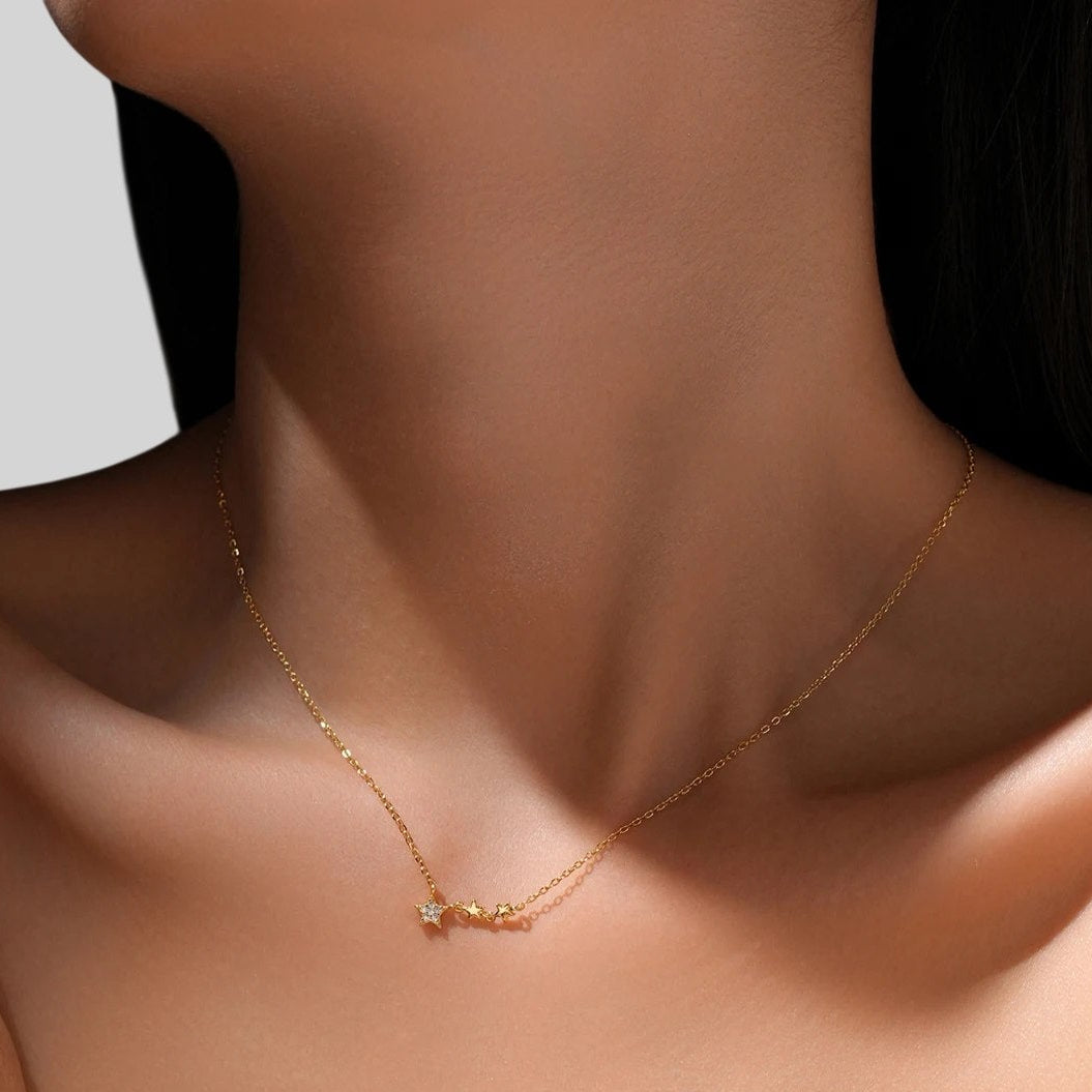 925 Sterling Silber Halskette, vergoldet oder platinbeschichtet, mit Drei-Sterne Anhänger und Zirkonia – Lang, elegant & feminin