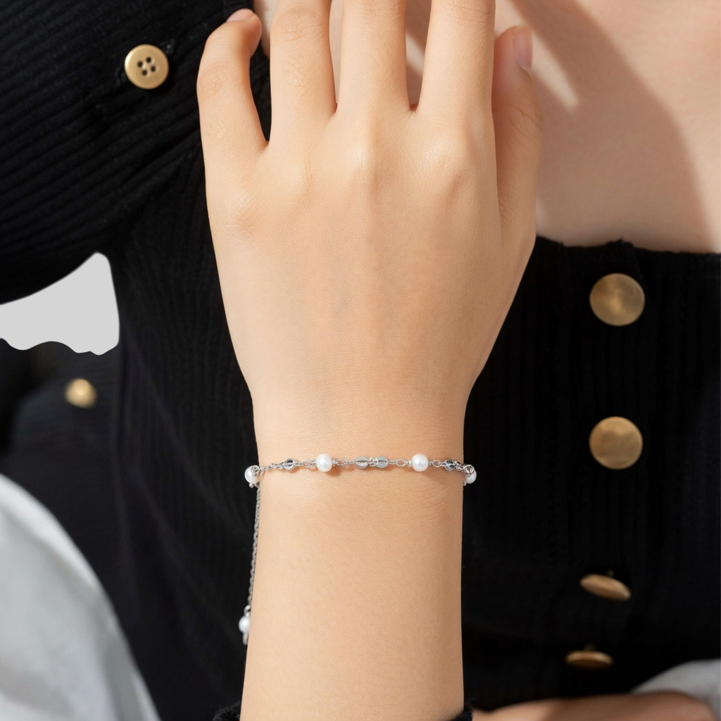 Elegantes Damen Armband aus 925 Sterling Silber, vergoldet oder platinbeschichtet, mit 4mm Perlen und 6mm Details – zeitloser Schmuck