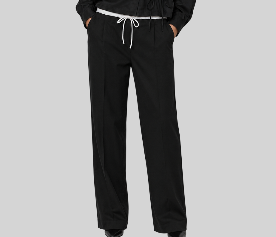 Lockere Damenhose mit weitem Bein – elegante Sommerhose mit Bindegürtel