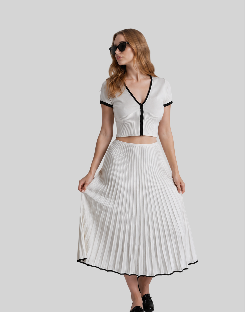 Sommerliches Damen Ensemble – V-Ausschnitt Top & Plissee Maxirock
