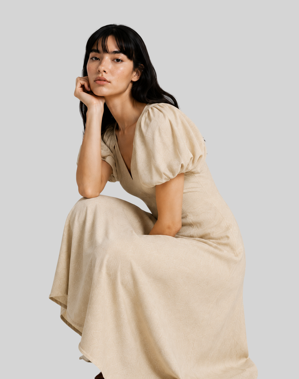 Elegantes Damenkleid mit V-Ausschnitt – luftiges Maxikleid mit Puffärmeln