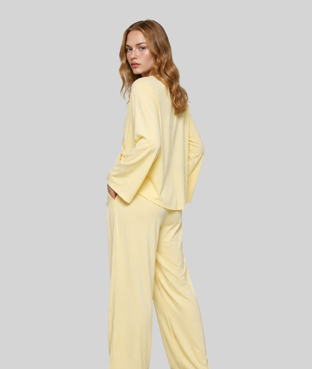 Elegantes Damen-Set im Kimono-Stil mit Bluse und weiter Hose
