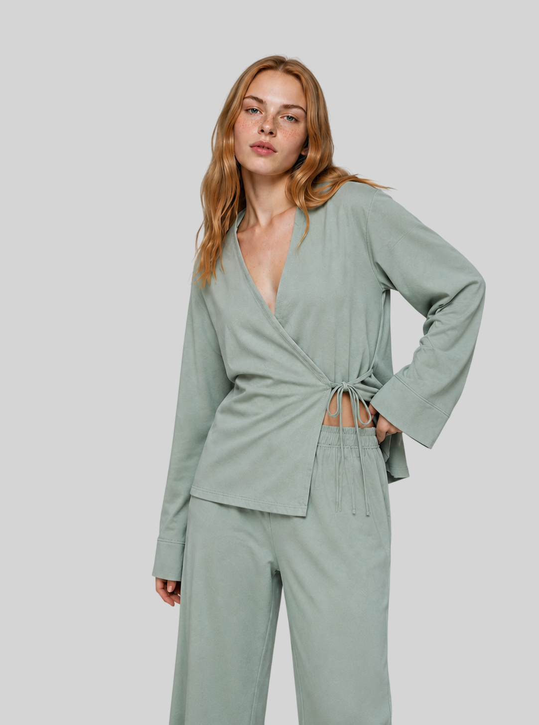 Elegantes Damen-Set im Kimono-Stil mit Bluse und weiter Hose