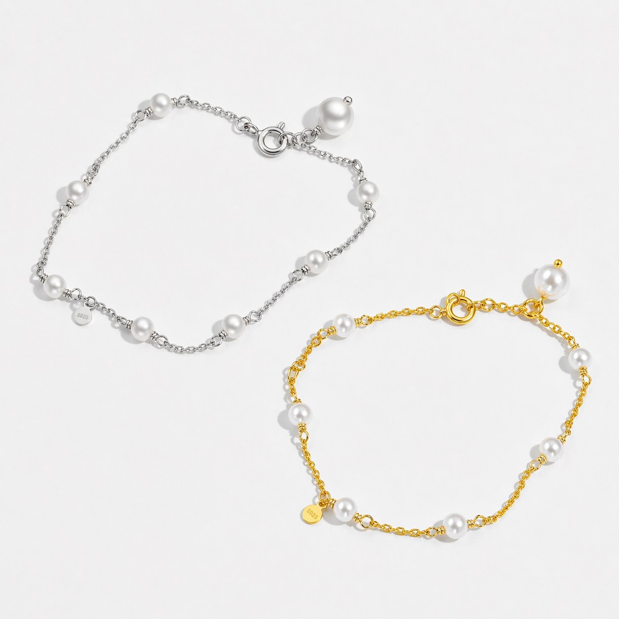 Elegantes Damen Armband aus 925 Sterling Silber, vergoldet oder platinbeschichtet, mit 4mm Perlen und 6mm Details – zeitloser Schmuck