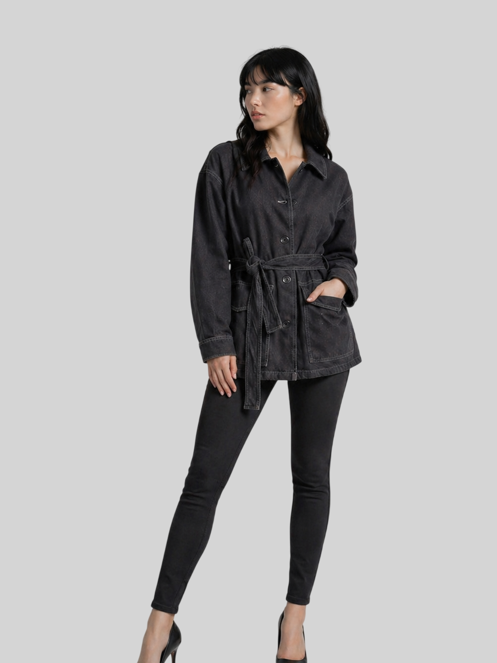 Damen Denim Jacke mit Gürtel – Casual Jeansjacke mit Reverskragen