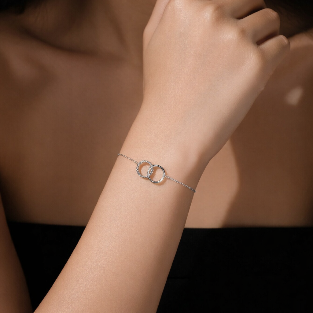 925 Sterling Silber Armband mit Vergoldung oder Platinbeschichtung – Doppelring-Verschluss | Minimalistisches Design mit glatten und gedrehten Gliedern