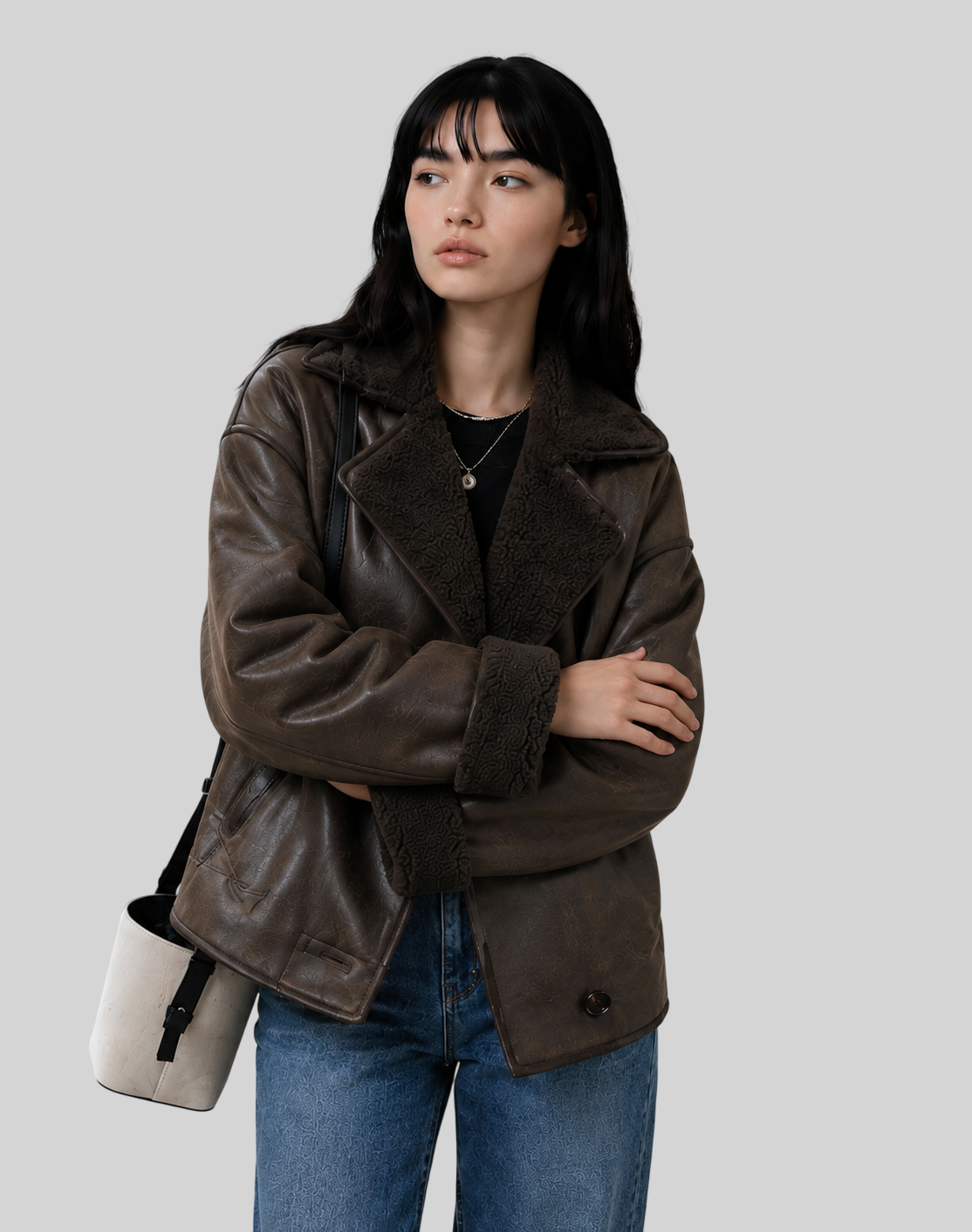 Damen-Winterjacke aus Leder – warm gefüttert und modern