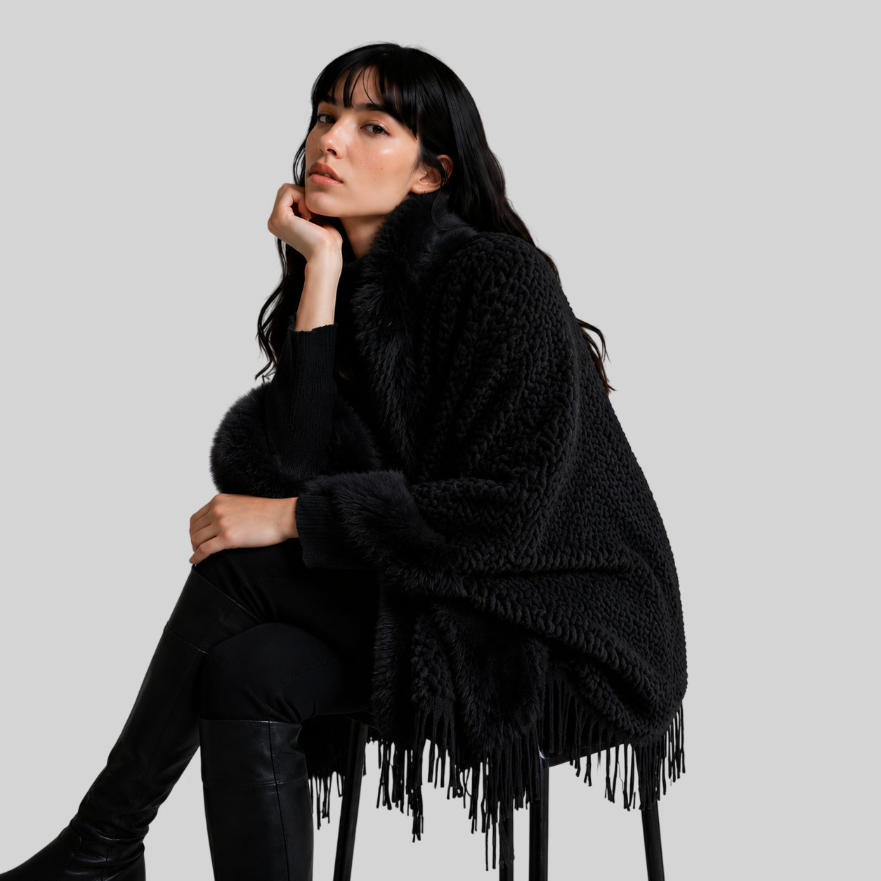 Luxus Plüsch Cape mit Faux-Fur – Eleganter Winter Poncho für Damen