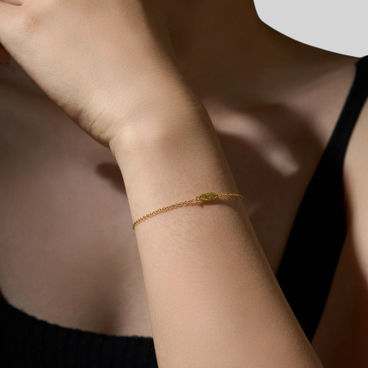925 Sterling Silber Armband mit Ovalem Zirkonia Anhänger – Vergoldet oder Platinbeschichtet | Minimalistisch & Elegant