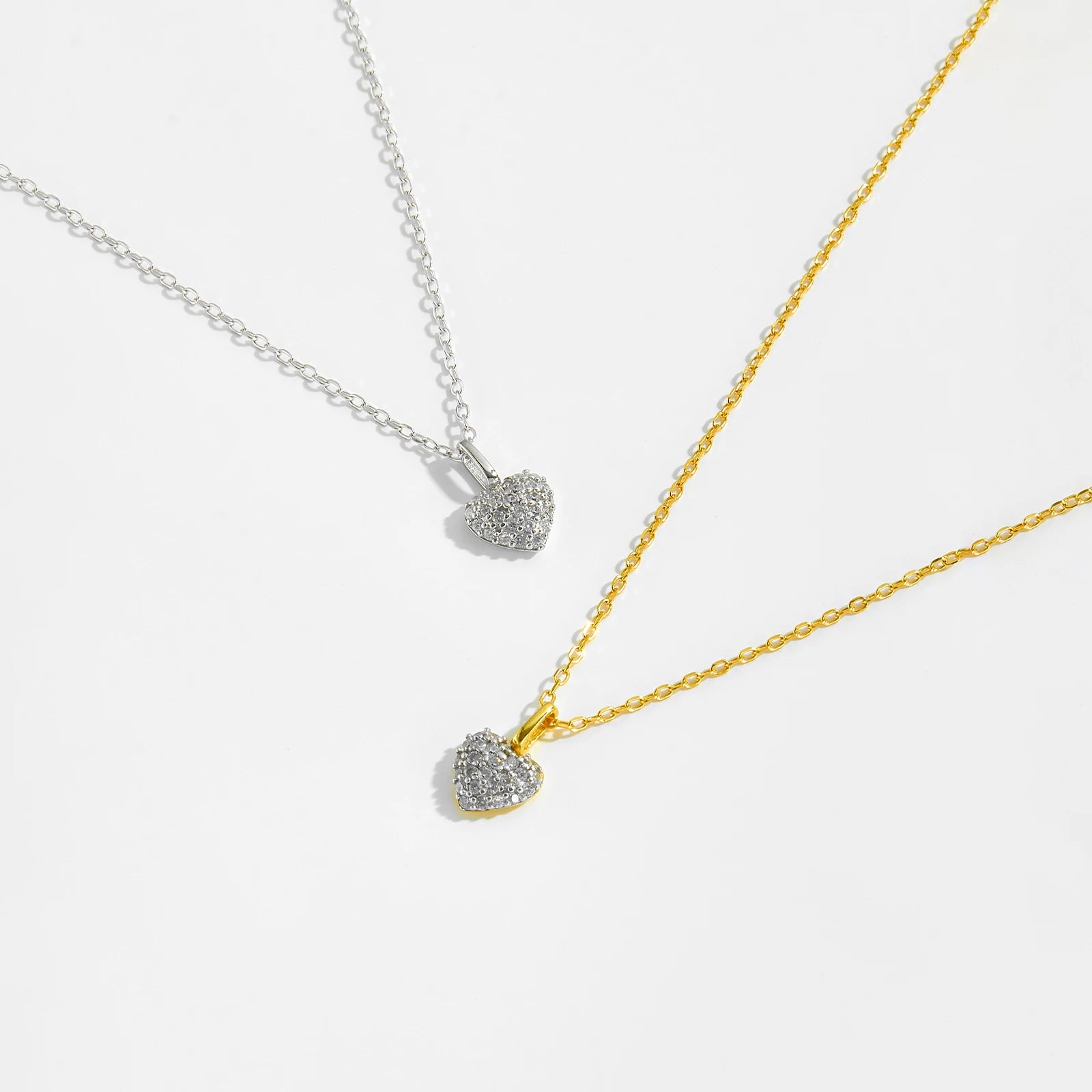 Elegante Damen Halskette aus 925 Silber, vergoldet oder platinbeschichtet – Herzanhänger mit voll besetzten Zirkonia, zeitlos & edel.