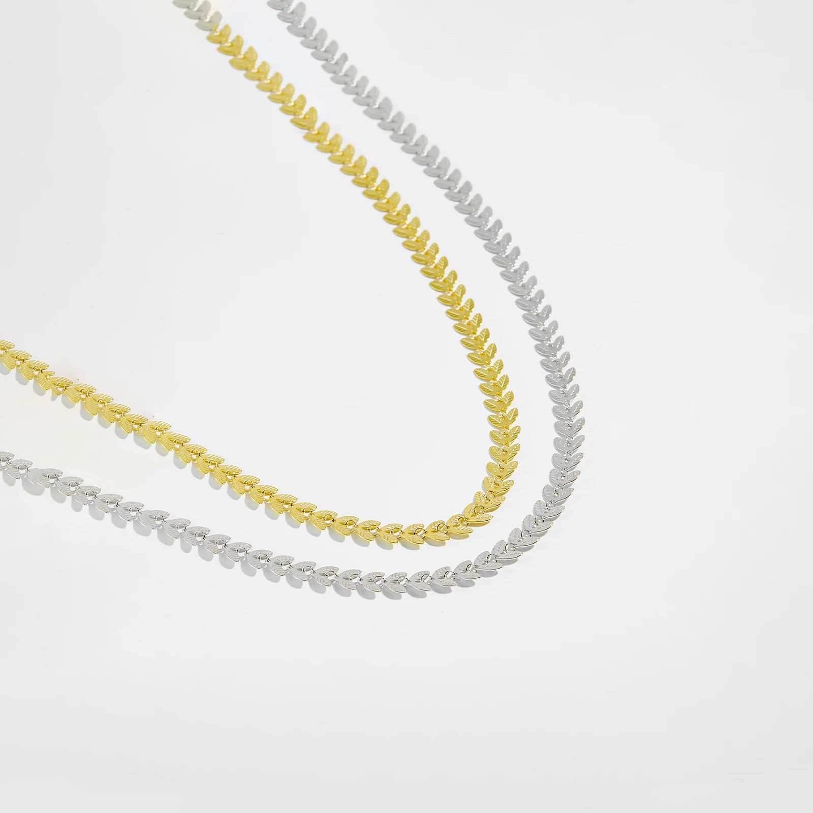 Elegante Damen Choker Halskette aus 925 Sterling Silber – Vergoldet oder Platinbeschichtet, mit Blatt Design, Modern und Stilvoll