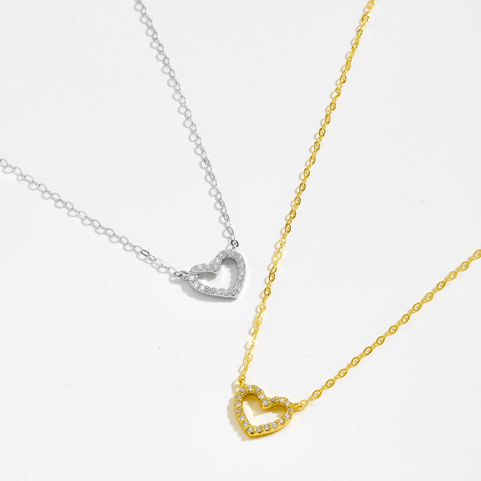 Feine Damen Halskette, vergoldet oder platinbeschichtet – Herz Design mit Zirkonia Stein