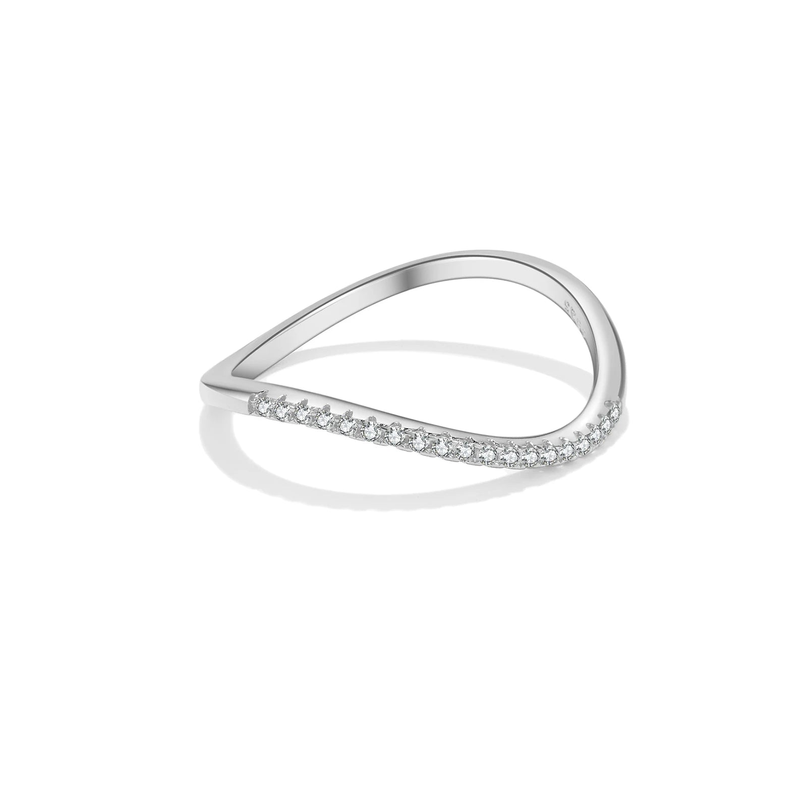 Eleganter Damenring aus 925 vergoldetem oder platinbeschichtetem Sterling Silber mit Zirkonia Kreis – Feines und zeitloses Design.