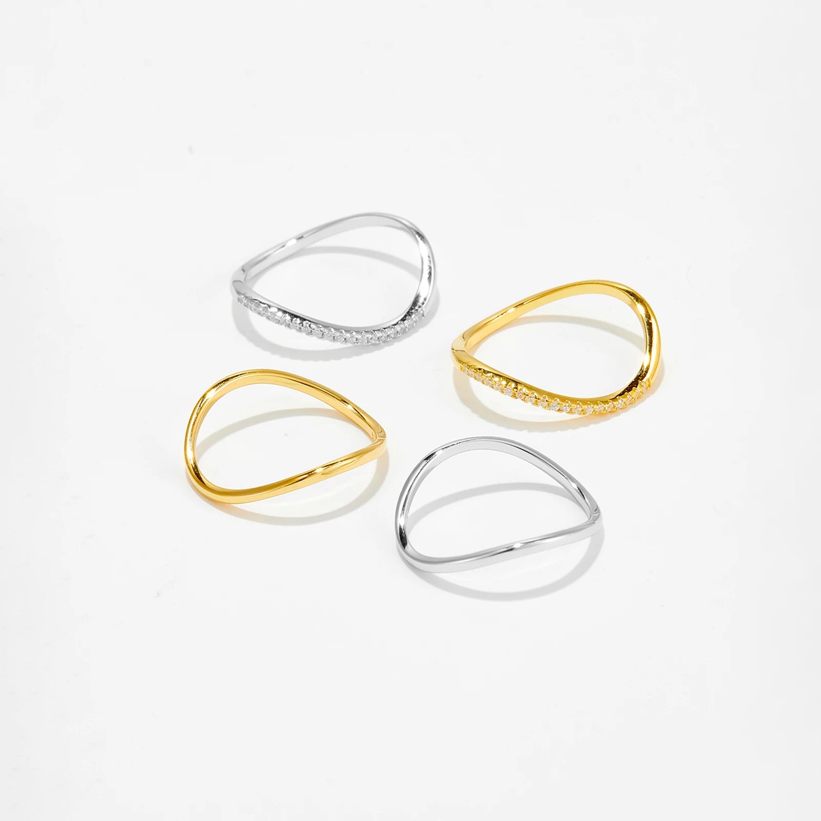 Eleganter Damenring aus 925 vergoldetem oder platinbeschichtetem Sterling Silber mit Zirkonia Kreis – Feines und zeitloses Design.