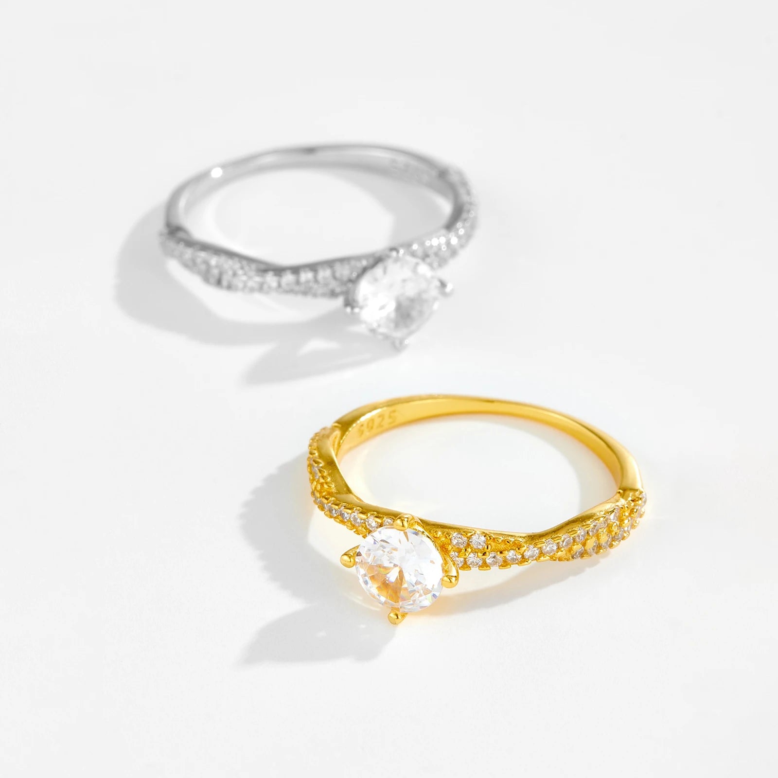 Damenring 925 Silber mit Zirkonia – Twist-Design | Vergoldet oder Platinbeschichtet | Elegant & Modern