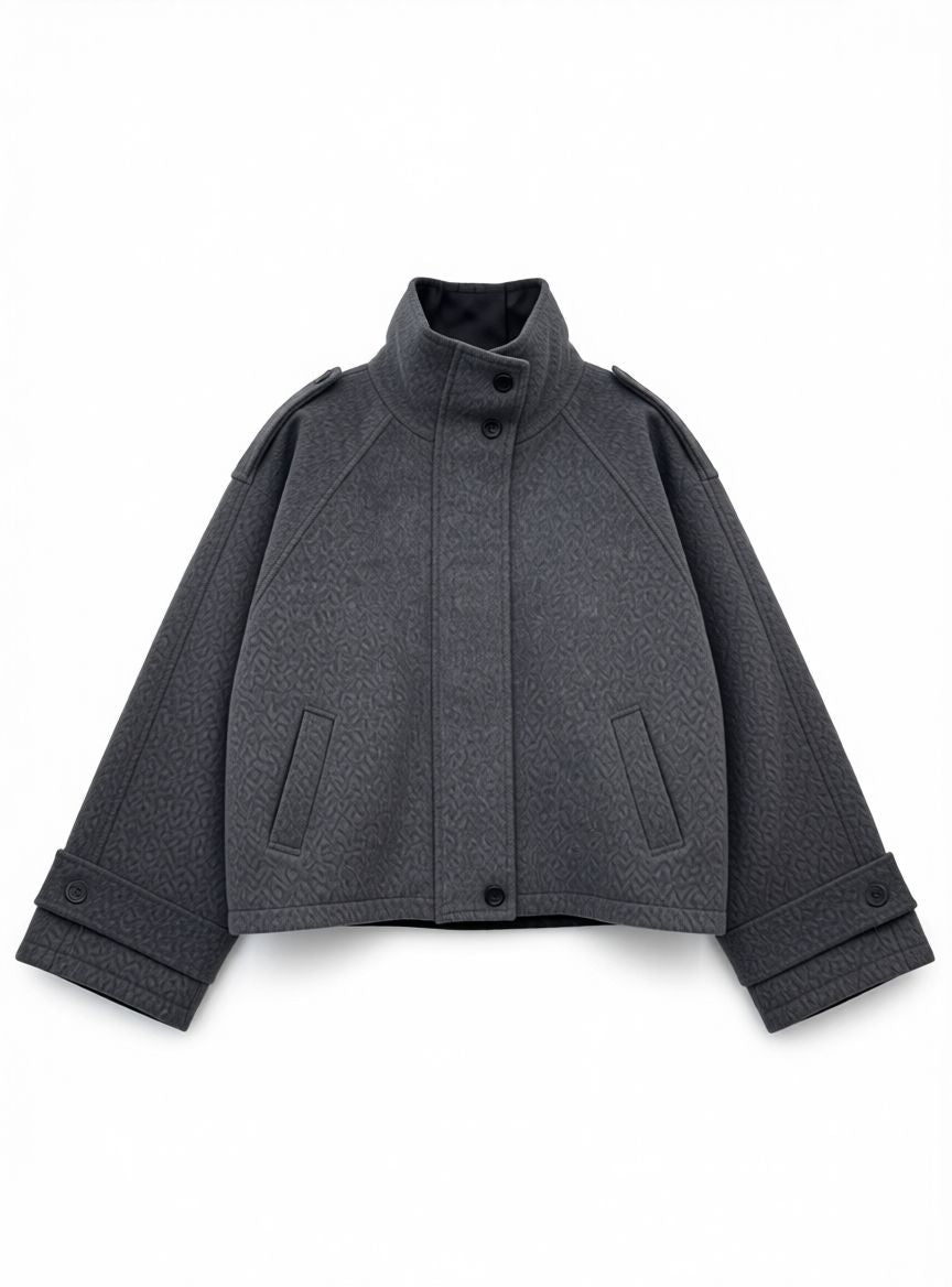 Premium Damenmantel mit Stehkragen und fließender Silhouette