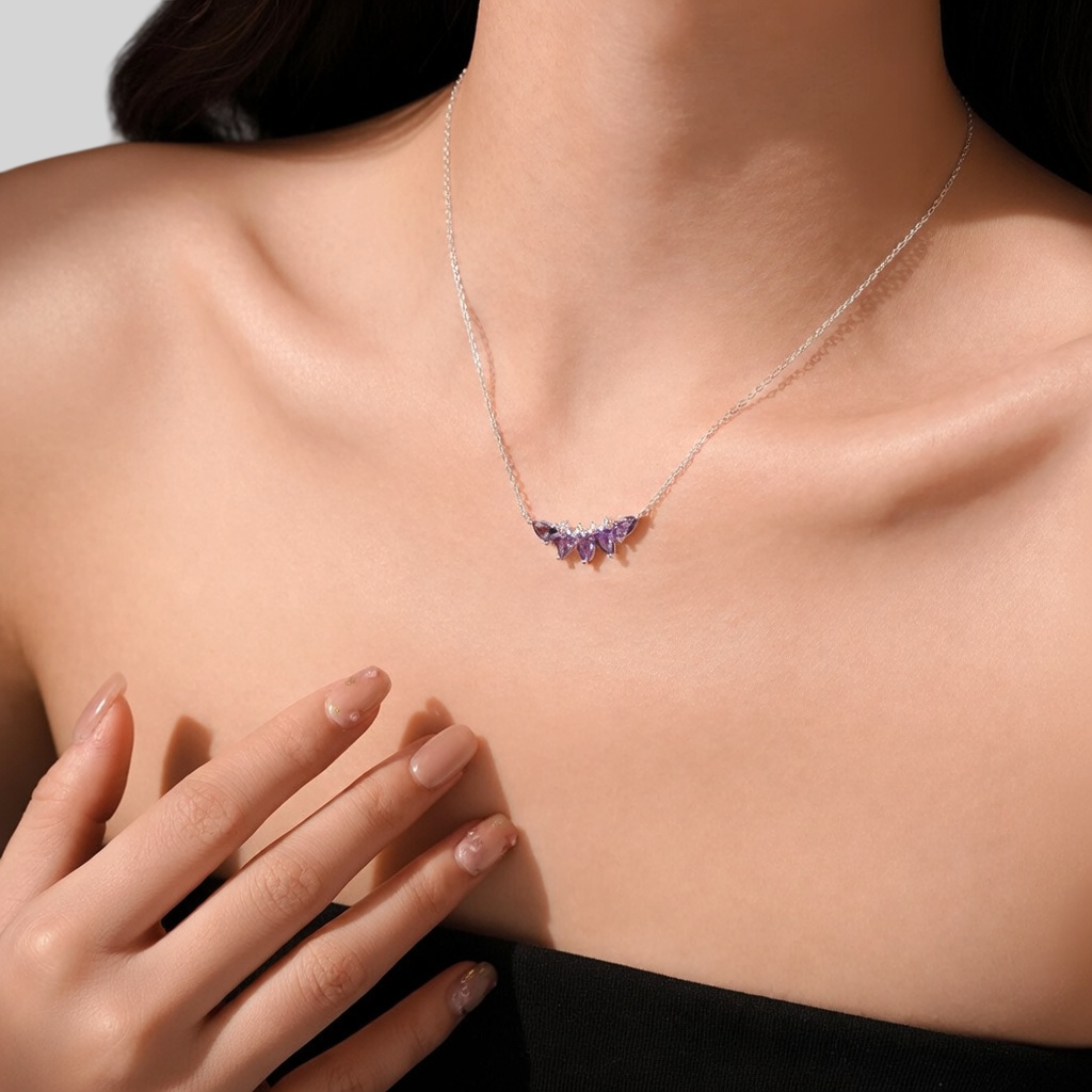 Elegante Damen Halskette, vergoldet oder platinbeschichtet aus 925 Silber – Lila Zirkonia Tropfen Anhänger